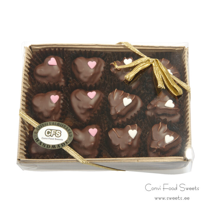 Martsipanist südamed valge šokolaadi ja karamelli kreemiga, kaetud tumeda šokolaadiga 135g